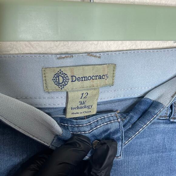Democracy light wash skinny jeans Ab technology Women's size 12 midrise - Picture 2 of 3